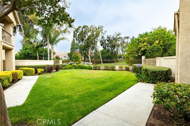 Detail Gallery Image 4 of 39 For 29 Encantado Canyon, Rancho Santa Margarita,  CA 92688 - 2 Beds | 2 Baths