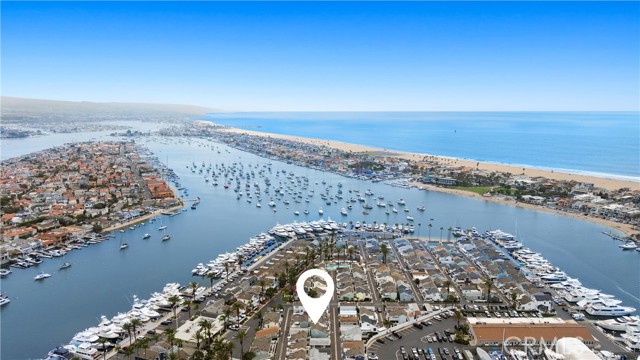 Detail Gallery Image 21 of 34 For 11 Bolivar St, Newport Beach,  CA 92663 - 2 Beds | 2 Baths
