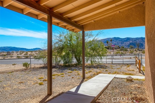 Detail Gallery Image 3 of 34 For 72472 El Paseo Dr, Twentynine Palms,  CA 92277 - 3 Beds | 2 Baths