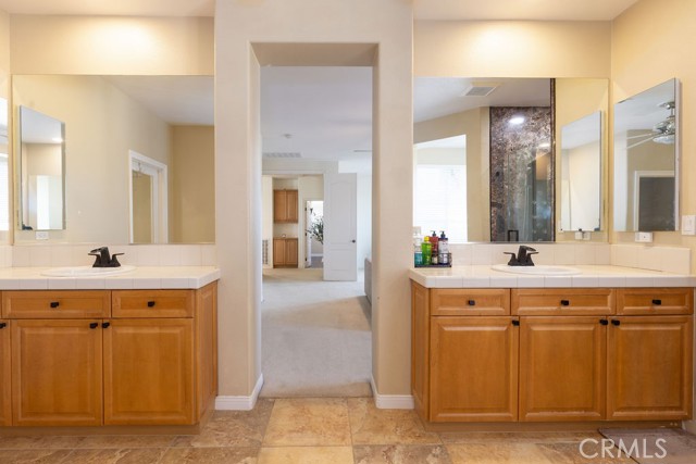 Detail Gallery Image 16 of 32 For 63 Volta Del Tintori, Lake Elsinore,  CA 92532 - 5 Beds | 4/1 Baths