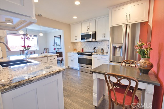 12400 MONTECITO Road, Seal Beach CA: https://media.crmls.org/medias/bb68c29f-510e-460d-9860-5c2bbf4fdcb2.jpg