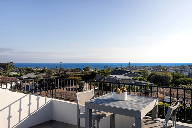 420 De Sola Terrace, Corona del Mar CA: https://media.crmls.org/medias/bb68e6f8-6036-4c1b-990a-52d30eed5669.jpg