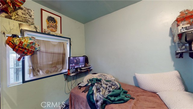 1726 E 47th Street, Los Angeles CA: https://media.crmls.org/medias/bb69fa10-fde8-41cc-9228-1a4df73068c7.jpg