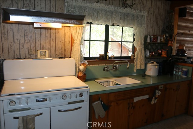 801 Edgemoor, Big Bear Lake, CA 92315