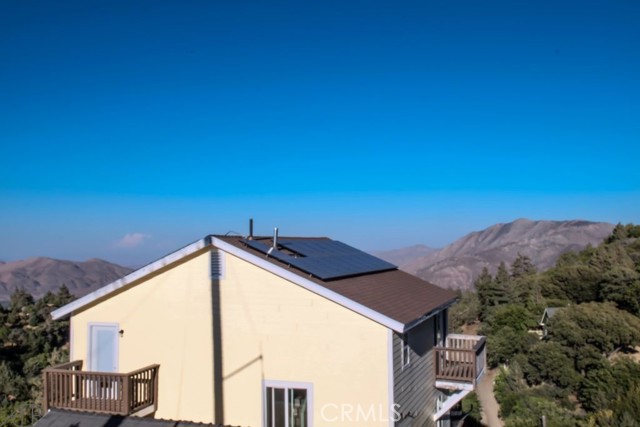 3305 Oakwood Drive, Julian CA: https://media.crmls.org/medias/bb6a18fd-dc06-4e11-bf9a-d6dcc25812a7.jpg