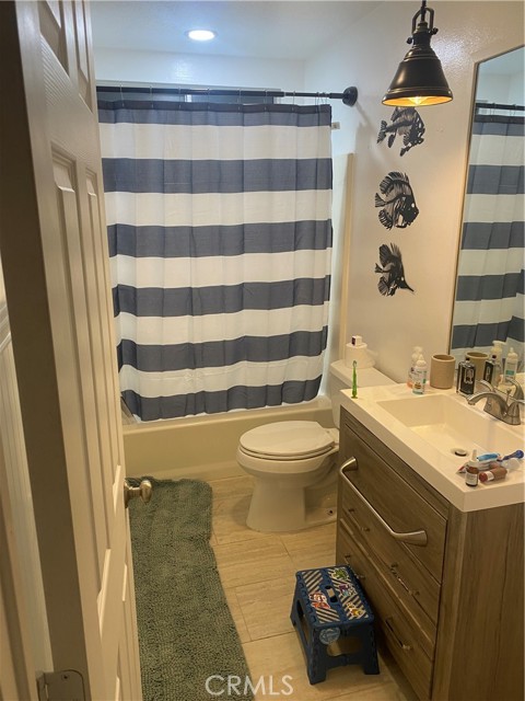 Image 11 of 42 For 19054 Diplomat Avenue