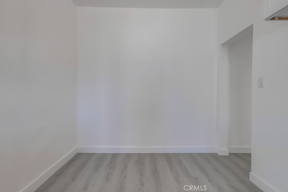 https://media.crmls.org/medias/bb6b95e3-bebe-4291-b574-38ce13bdafce.jpg?preset=X-Large