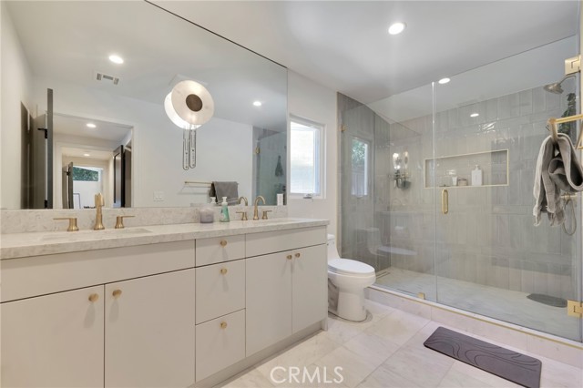 4941 Rigoletto Street, Woodland Hills CA: https://media.crmls.org/medias/bb6c2bf2-7d2c-4434-ad17-b8baf69cd2e1.jpg