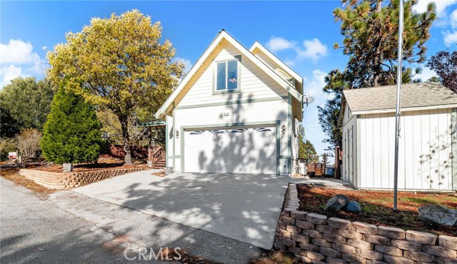 Detail Gallery Image 5 of 45 For 1158 Klondike, Lake Arrowhead,  CA 92352 - 4 Beds | 2/1 Baths