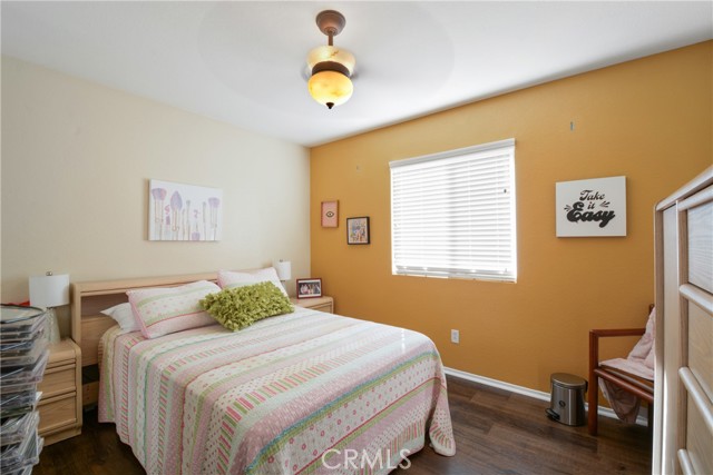 Detail Gallery Image 19 of 24 For 17049 La Vesu Rd., Fontana,  CA 92337 - 4 Beds | 2/1 Baths