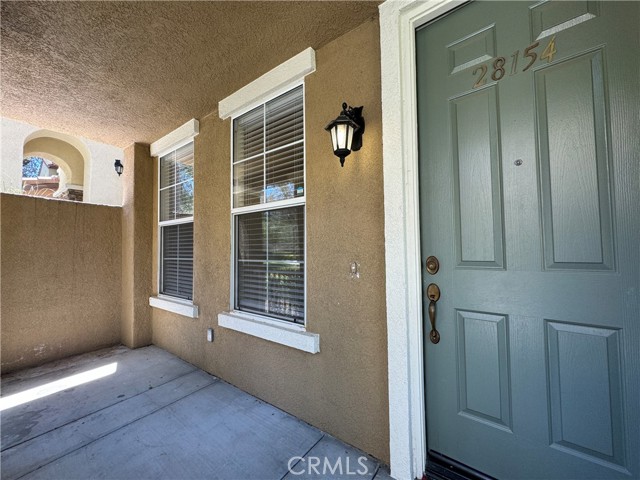 Detail Gallery Image 3 of 41 For 28154 Ashbrook Ln, Valencia,  CA 91354 - 2 Beds | 2/1 Baths