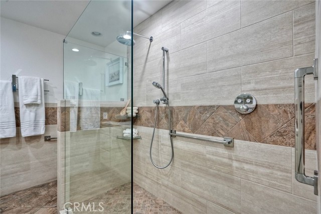 4273 Spoon Bill Way, Oceanside CA: https://media.crmls.org/medias/bb6d1d8e-0456-486b-8ad4-b2afd1d951b6.jpg