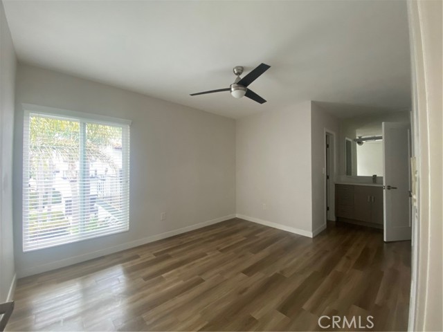 404 N Broadway, Redondo Beach CA: https://media.crmls.org/medias/bb6d3013-7d93-41cf-87f2-de53409dd3d2.jpg