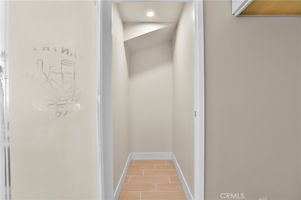 https://media.crmls.org/medias/bb6d713d-f07c-4073-92c0-ef18ba06f791.jpg?preset=X-Large