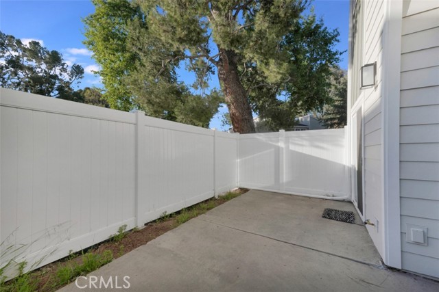 Detail Gallery Image 8 of 39 For 18200 Andrea Cir #6,  Northridge,  CA 91325 - 3 Beds | 2/1 Baths