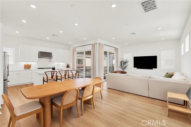 Detail Gallery Image 7 of 48 For 74 Dudley, Irvine,  CA 92618 - 4 Beds | 4 Baths