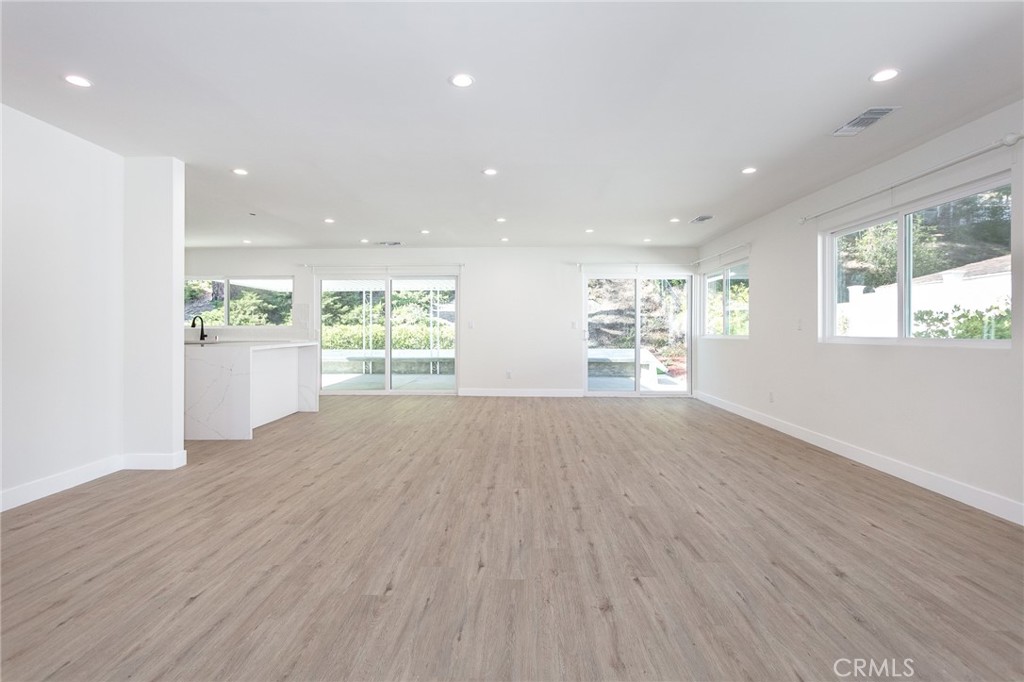 MLS #SR25236833 image #8