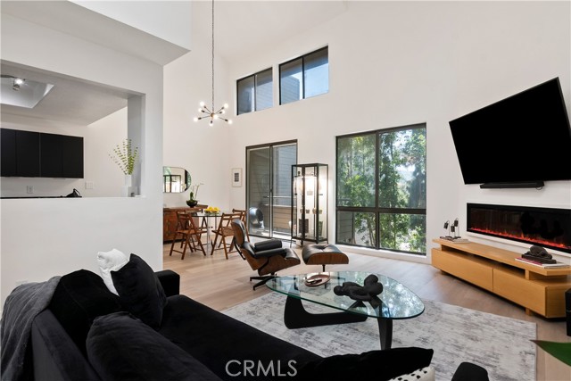 Detail Gallery Image 1 of 51 For 13331 Moorpark St #315,  Sherman Oaks,  CA 91423 - 2 Beds | 2 Baths