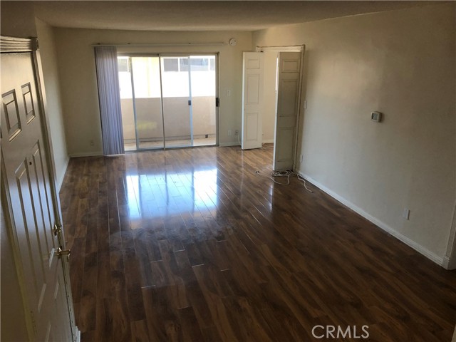 6339 Morse Avenue, North Hollywood CA: https://media.crmls.org/medias/bb70c7c8-d6a2-4b26-9e6e-d1f1e7f5f55c.jpg