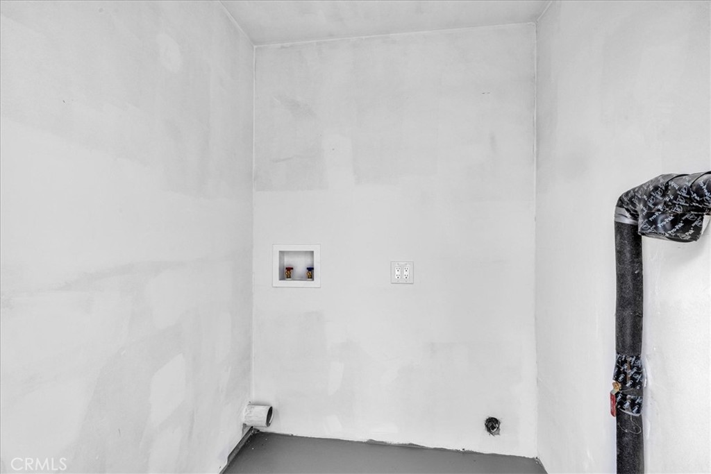 https://media.crmls.org/medias/bb729f44-4758-4aac-b8d9-1c1637b22cbf.jpg?preset=X-Large