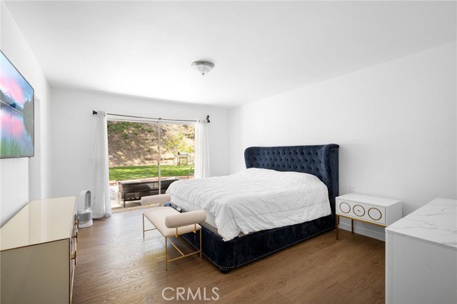4035 Ellenita Avenue, Tarzana CA: https://media.crmls.org/medias/bb72ac7b-0db6-4dc2-9125-e60757a0ff69.jpg