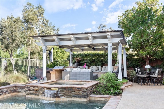 33 Craftsbury Place, Ladera Ranch CA: https://media.crmls.org/medias/bb737a9a-483c-40ab-893b-2f15ff1c59b2.jpg