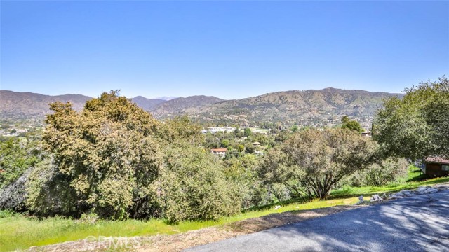 Image 2 for 657 Beaverbrook Ln, Glendora, CA 91740