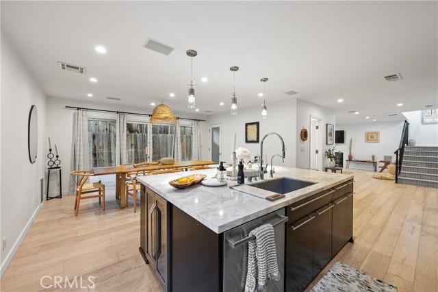 Detail Gallery Image 17 of 36 For 4444 Canoga Ave, Woodland Hills,  CA 91364 - 4 Beds | 4 Baths