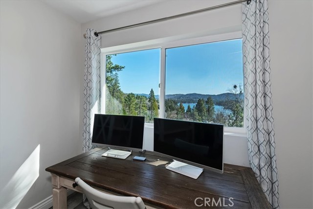 Detail Gallery Image 22 of 58 For 27565 North Bay Rd, Lake Arrowhead,  CA 92352 - 4 Beds | 4 Baths