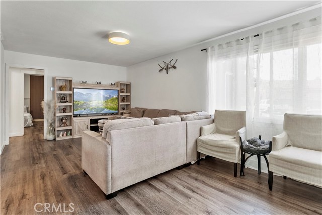 715 W South Street, Anaheim CA: https://media.crmls.org/medias/bb74a813-b45d-4180-abf6-37ba4b44d230.jpg