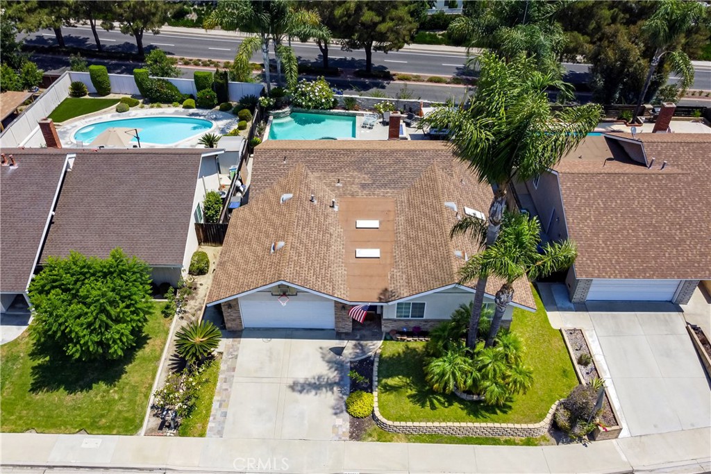 MLS #OC25175888 image #35