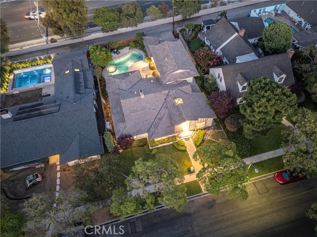 1210 Los Altos Avenue, Long Beach CA: https://media.crmls.org/medias/bb754860-751b-4e2b-87d3-1e6cc33f1bba.jpg
