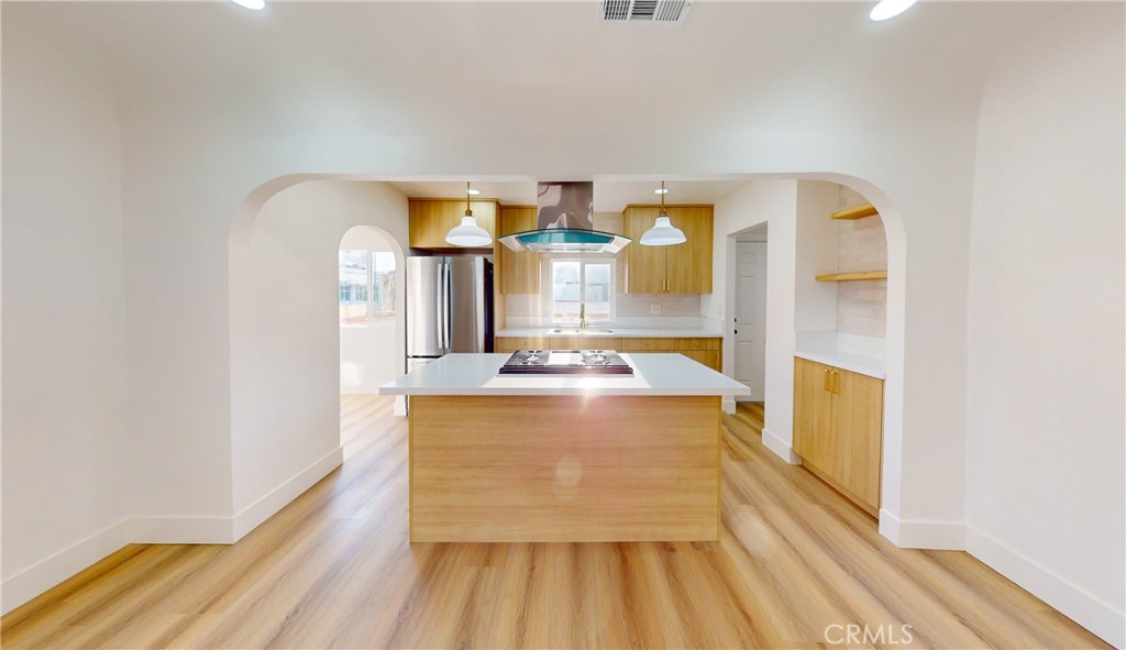 MLS #DW25058878 img 10