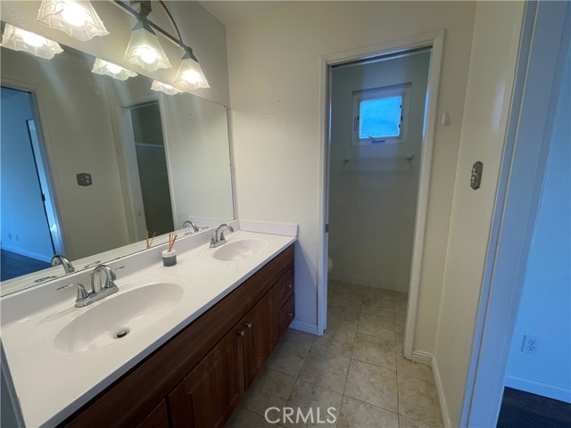 Detail Gallery Image 10 of 20 For 28628 Macklin Ave, Canyon Country,  CA 91387 - 4 Beds | 3 Baths