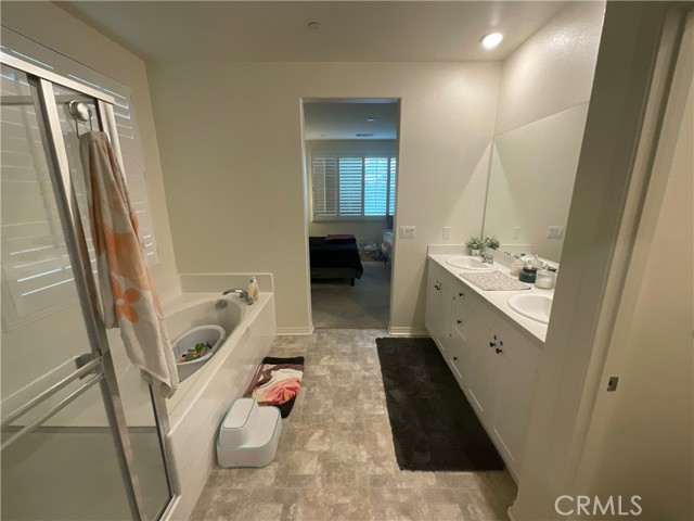 2884 Winter Park, Jurupa Valley CA: https://media.crmls.org/medias/bb77a3ee-a65f-4f0f-a407-5389115e9c20.jpg