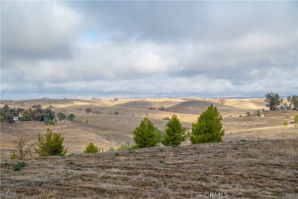 https://media.crmls.org/medias/bb77f0d4-d497-4b7d-b332-3d0e0d4abb55.jpg?preset=X-Large