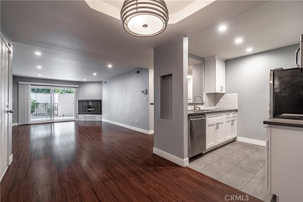 1230 Horn Avenue 525
