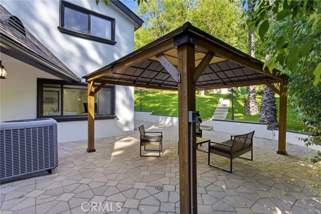 Detail Gallery Image 35 of 44 For 5836 Winnetka Ave, Woodland Hills,  CA 91367 - 4 Beds | 3 Baths