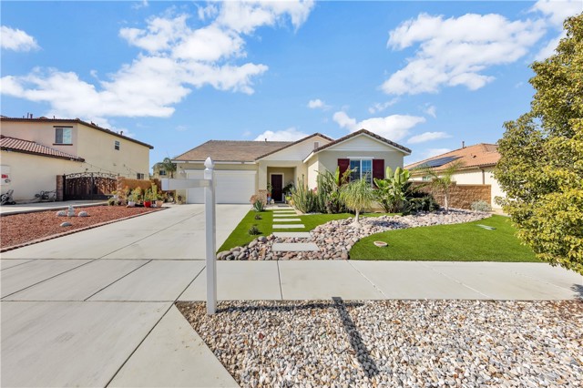 Detail Gallery Image 2 of 41 For 971 Donner, Hemet,  CA 92543 - 4 Beds | 2 Baths