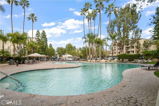 5510 Owensmouth Avenue, Woodland Hills CA: https://media.crmls.org/medias/bb78aca9-c3ae-4724-8d5a-5dd757ab37cd.jpg
