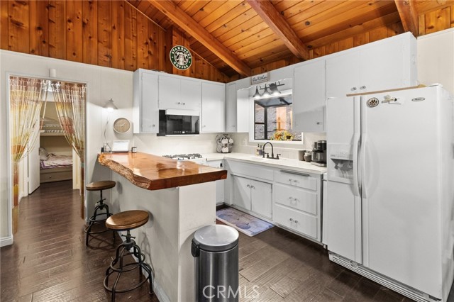 2452 Spring Drive, Running Springs CA: https://media.crmls.org/medias/bb79991f-f059-4b54-a378-bc2921954996.jpg