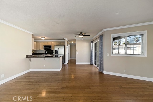 Detail Gallery Image 4 of 44 For 1771 Redondo Ave #204,  Long Beach,  CA 90804 - 2 Beds | 2 Baths