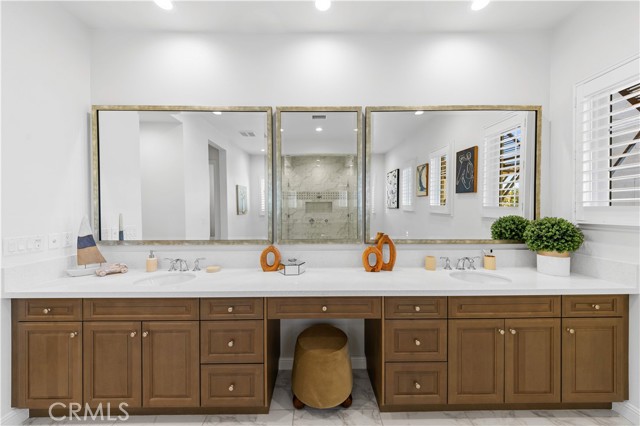 Detail Gallery Image 55 of 74 For 111 Great Oak, Irvine,  CA 92602 - 5 Beds | 5/1 Baths