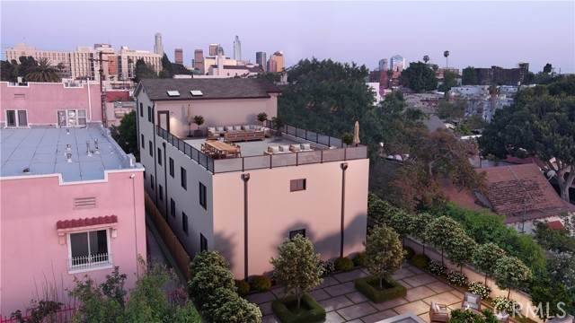 Detail Gallery Image 2 of 10 For 284 S Coronado, Los Angeles,  CA 90057 - 5 Beds | 2 Baths