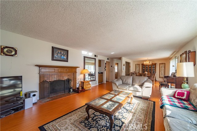 Detail Gallery Image 7 of 33 For 1344 5th St #16,  Glendale,  CA 91201 - 3 Beds | 2 Baths