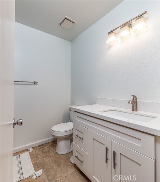 10560 Lakeside N Drive, Garden Grove CA: https://media.crmls.org/medias/bb7cabd6-a1b0-49c0-8087-610d4a8cb1fe.jpg