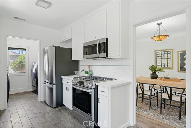 2325 Golden Avenue, Long Beach CA: https://media.crmls.org/medias/bb7cb4c1-2b0c-44ed-8ffe-2d1420db1e02.jpg