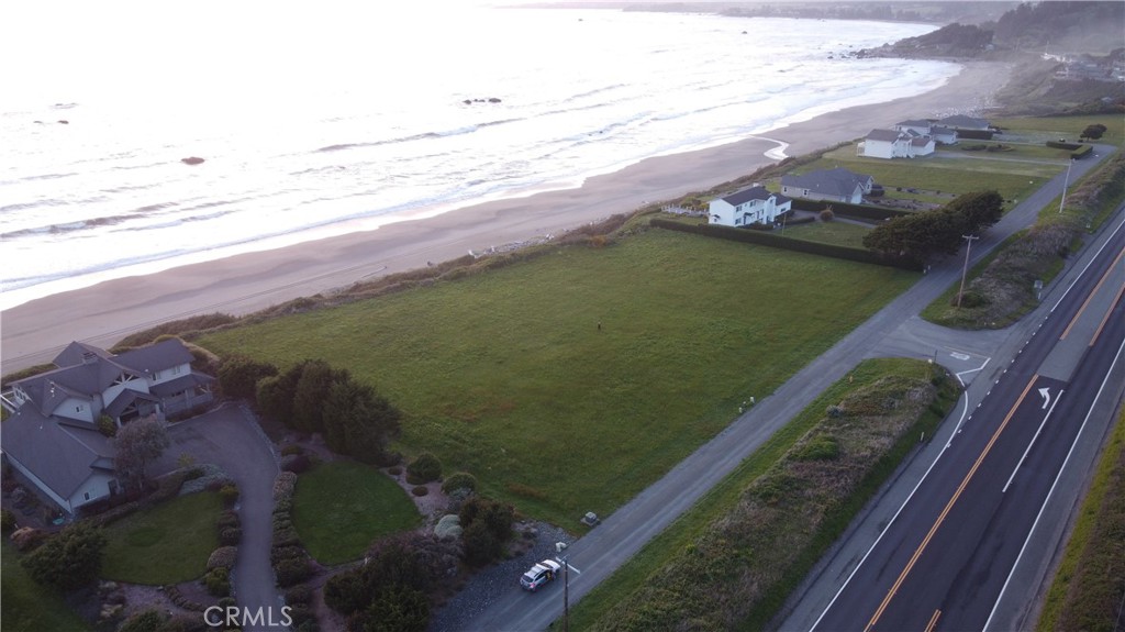 200 Struebing Drive, Smith River, CA 95567