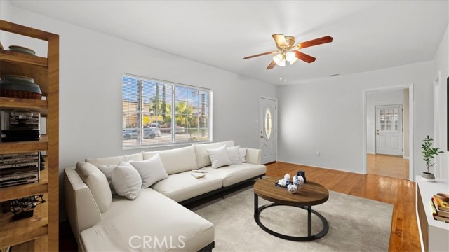 Detail Gallery Image 3 of 17 For 627 W 33rd St, San Bernardino,  CA 92405 - 2 Beds | 1 Baths