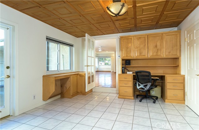 Detail Gallery Image 13 of 50 For 251 N Whitnall, Burbank,  CA 91505 - 4 Beds | 3 Baths